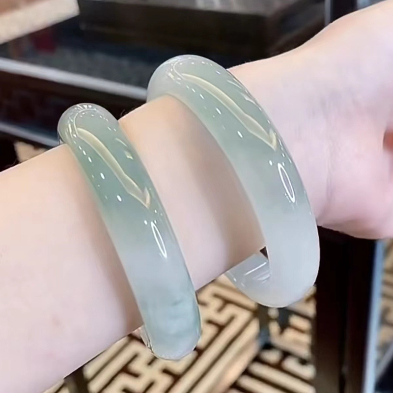 Oliegroen, drijvende bloem, ja - Bracelets recensie en prijs
